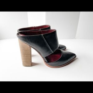 Coach Black Leather Fortune Mule - 7.5